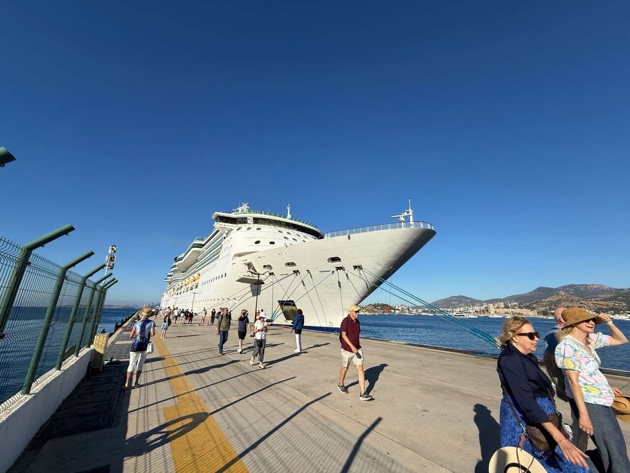 Bodrum’a Dev Kruvaziyer Geldi Brilliance Of The Seas’ta 2 Bin 242 Yolcu Var 3